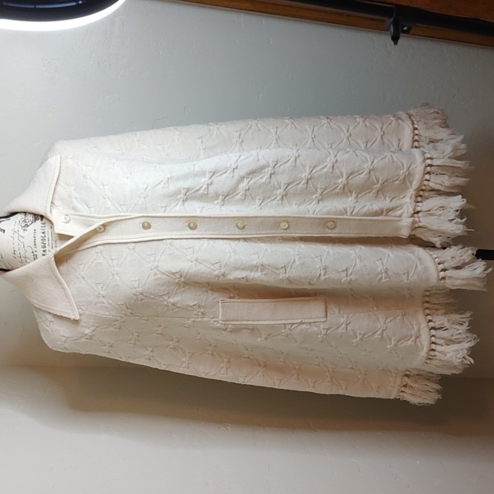 Chic Vintage Cardigan Sweater Cape Cream Button Up Fringe Warm Neutral SZ: M-L
